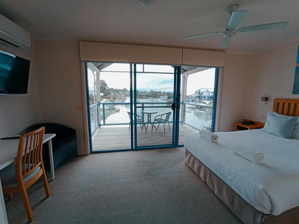 The View - Captains Cove Waterfront Resort Paynesville Exterior foto
